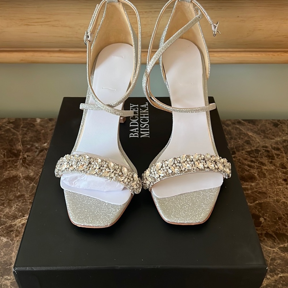 New Badgley mischka sandal